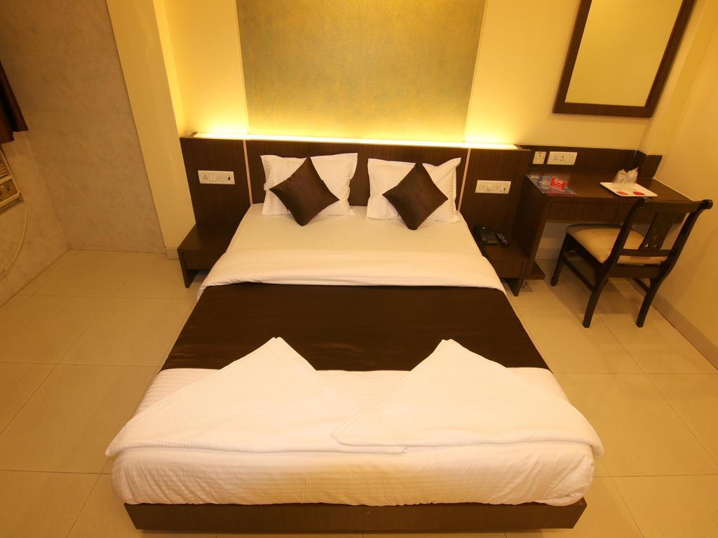 Hotel Panvel Palace Екстериор снимка