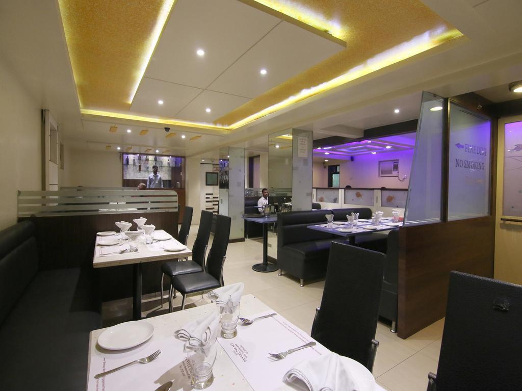 Hotel Panvel Palace Екстериор снимка
