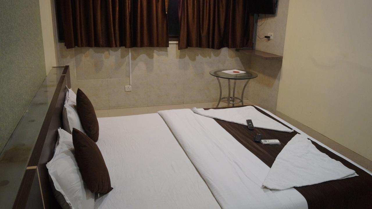 Hotel Panvel Palace Екстериор снимка